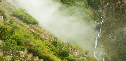 Cascade de Choquequirao dans le secteur agricoler