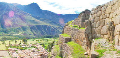 Vallée Sacrée and et Ollantaytambo Ruines